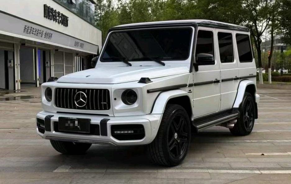 奔驰G级白色2018年09月