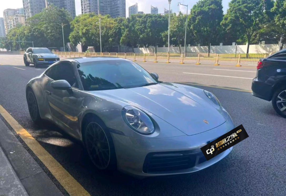 保时捷911银色2021年09月