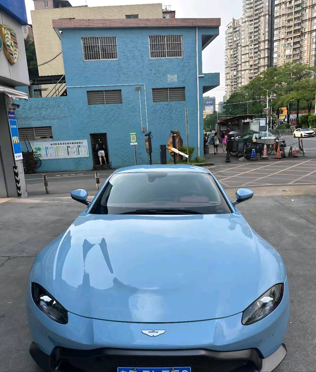 阿斯顿马丁Vantage 蓝色2019年05月