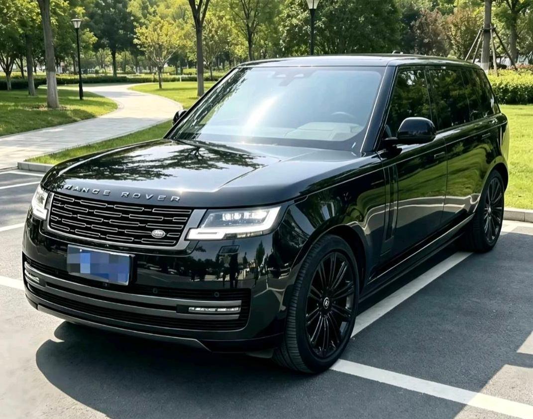 路虎揽胜黑色2023年08月