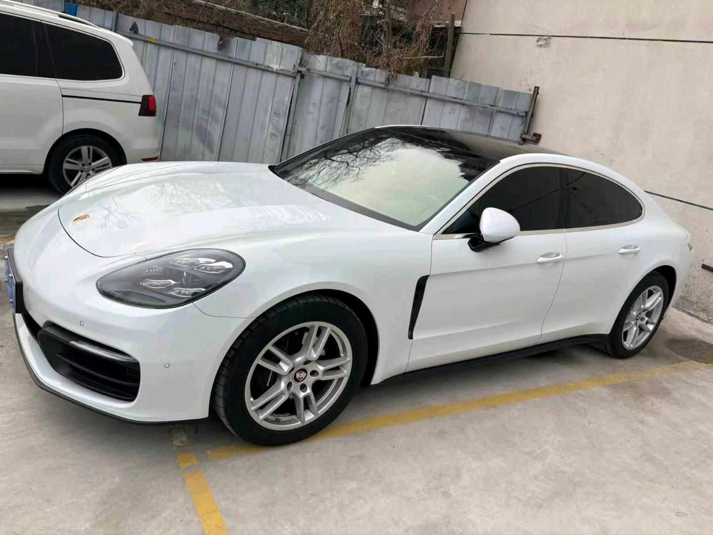 保时捷Panamera 白色2021年08月