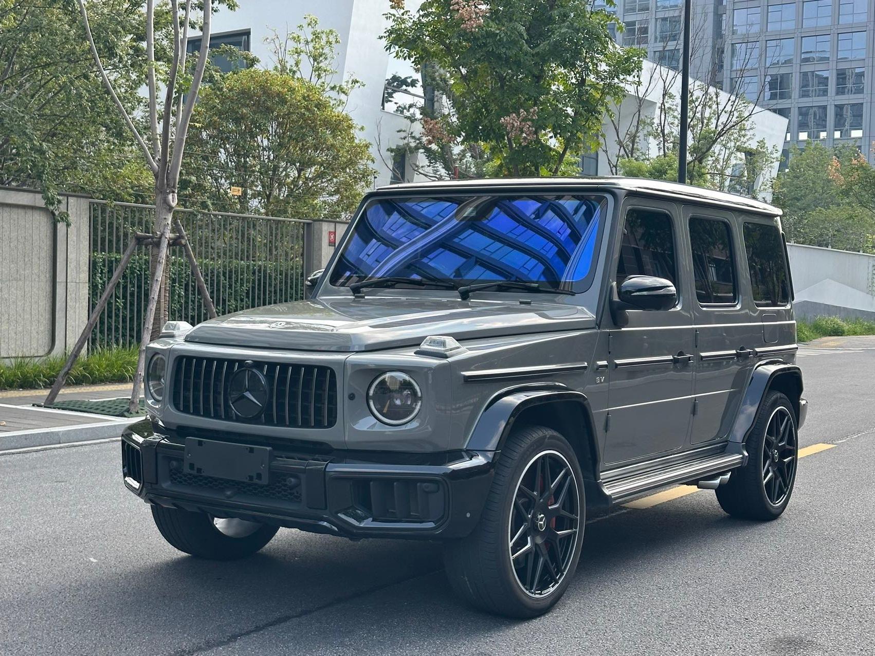 奔驰G级灰色2023年09月