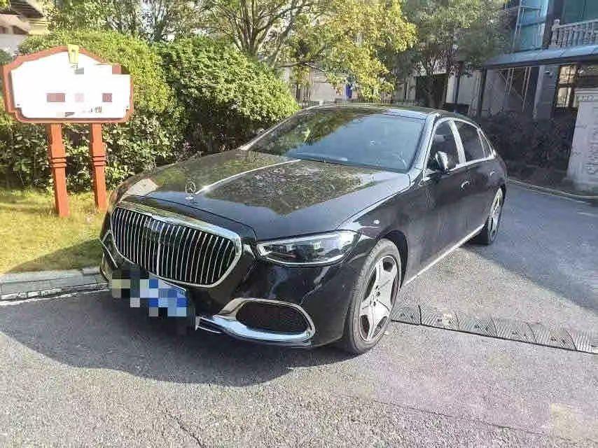奔驰迈巴赫S级黑色2022年06月