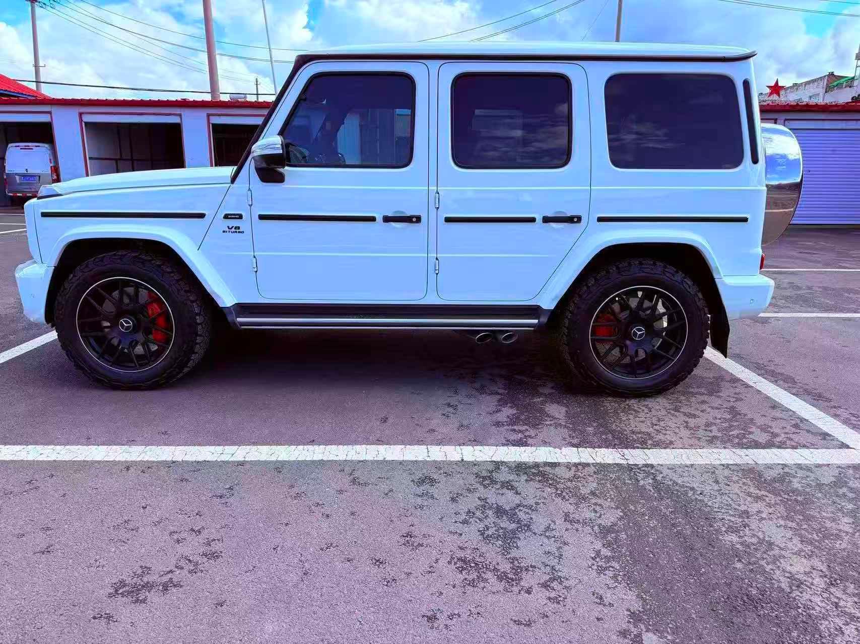 奔驰G级白色2019年10月