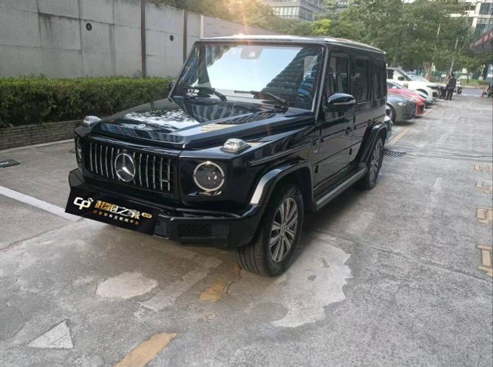 奔驰G级黑色2021年10月