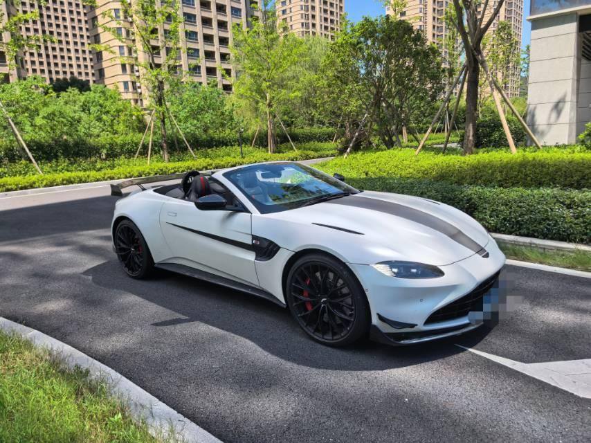阿斯顿马丁Vantage 白色2023年04月