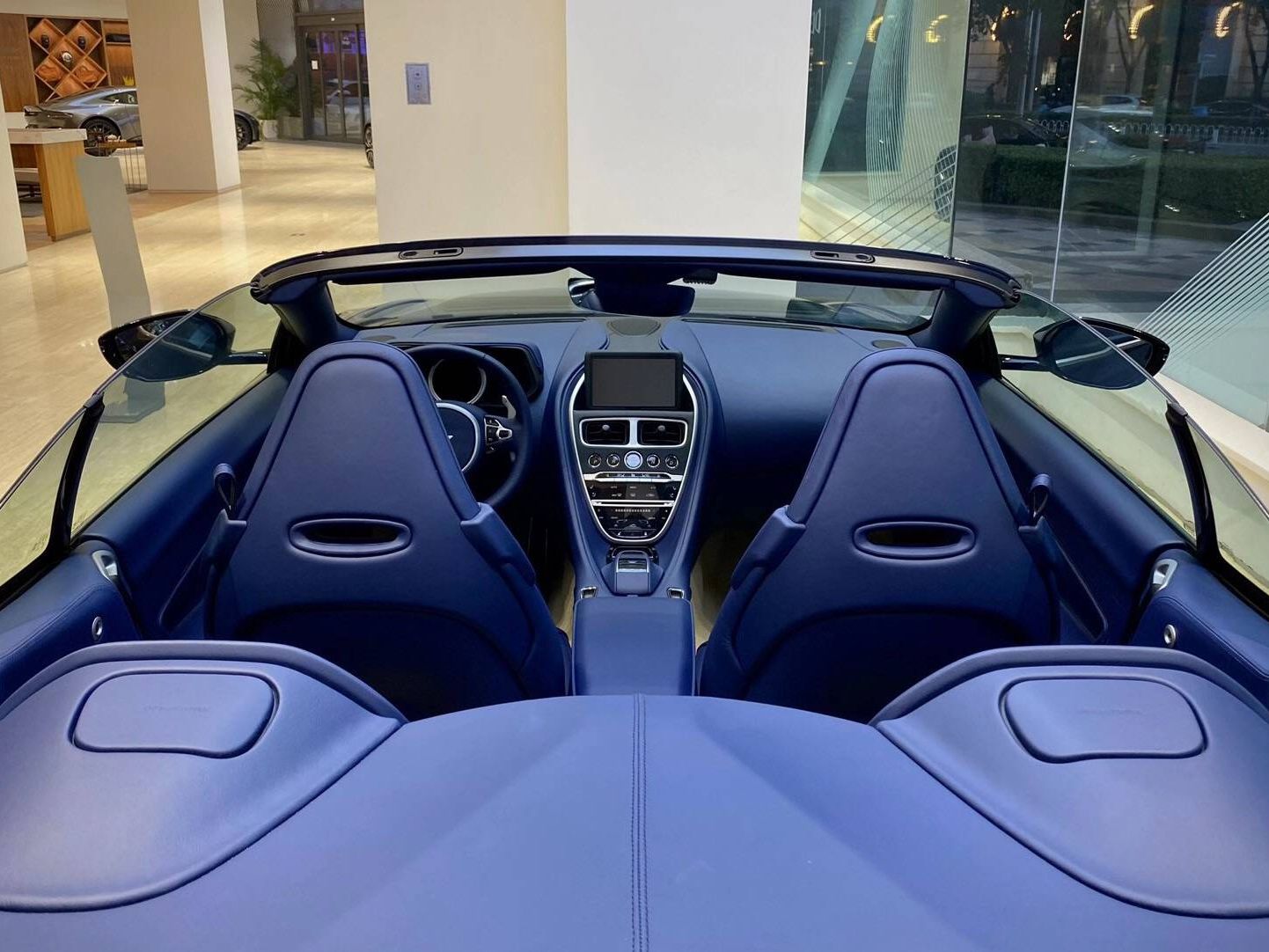  阿斯顿马丁DB11 2020款V8 Volante